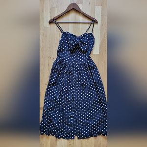 Midi dress with peekaboo cutout